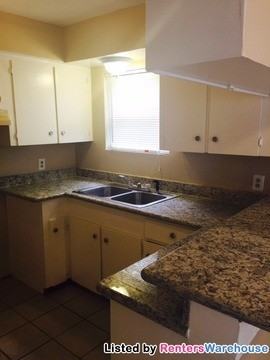 1226 6th Ave N - Photo 3 of 10