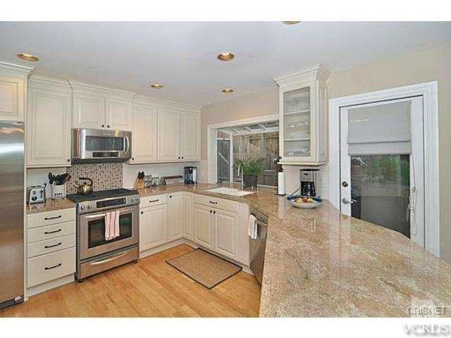 4112 Oak Hollow Rd - Photo 2 of 9