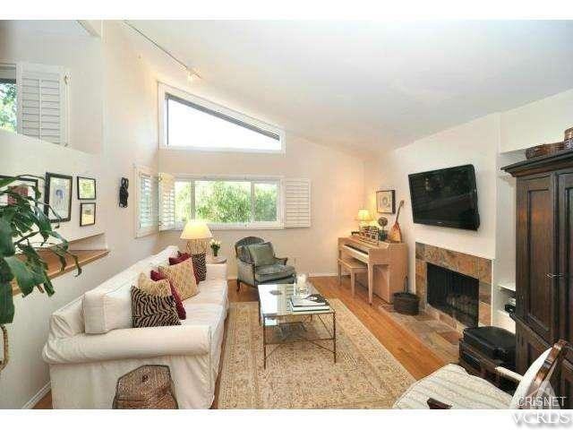 4112 Oak Hollow Rd - Photo 3 of 9