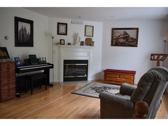 35 Georgetown Dr - Photo 2 of 17