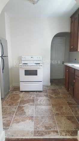 1016 Cleo St - Photo 3 of 8