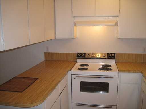 88046 5th St - Photo 3 of 9