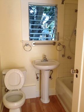 581 University Ave #1 - Photo 3 of 5