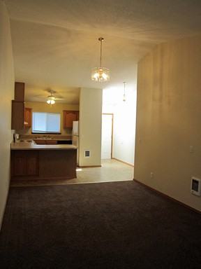 7731 SE Johnson Creek Blvd #D - Photo 3 of 14