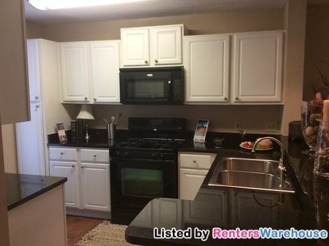 3138 Asbury Square - Photo 2 of 11