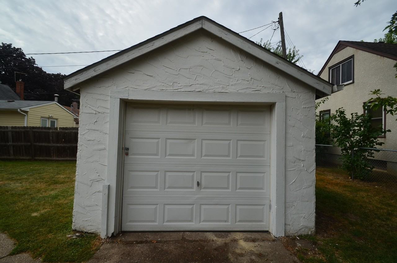 2071 Stillwater Ave E - Photo 2 of 9