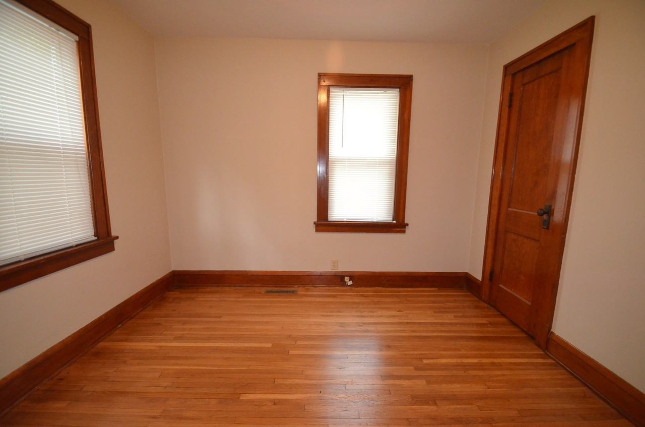 2071 Stillwater Ave E - Photo 3 of 9