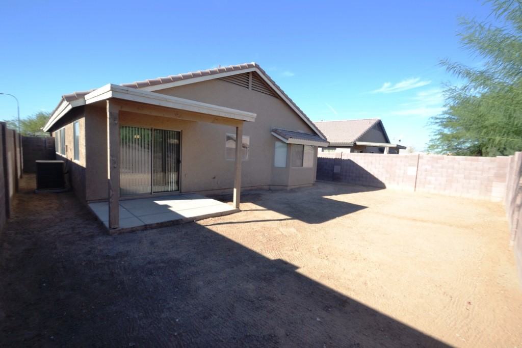 10978 W Elm Ln - Photo 2 of 12