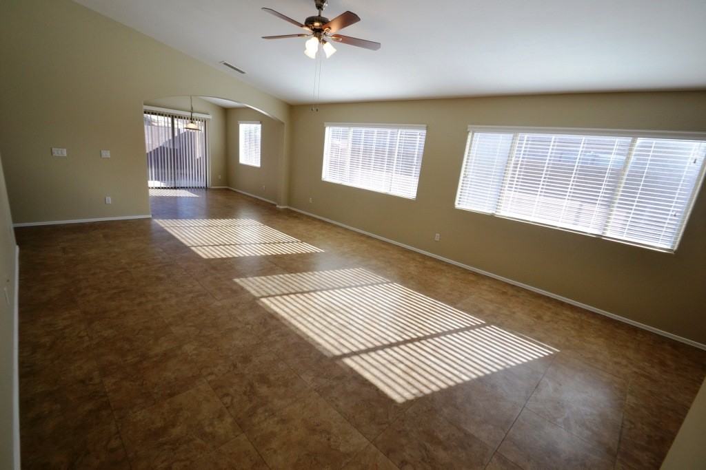 10978 W Elm Ln - Photo 3 of 12