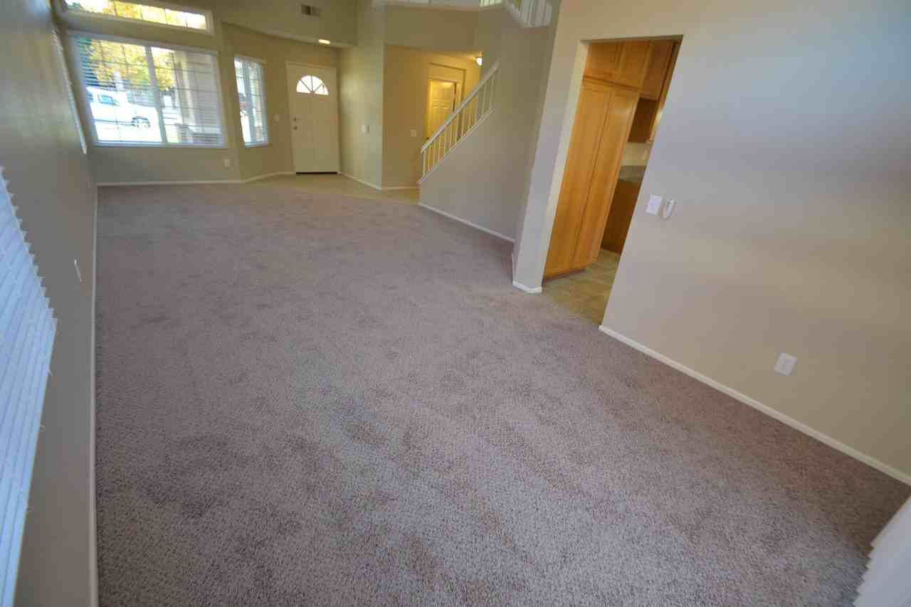 34908 Hollyoak Way - Photo 2 of 6