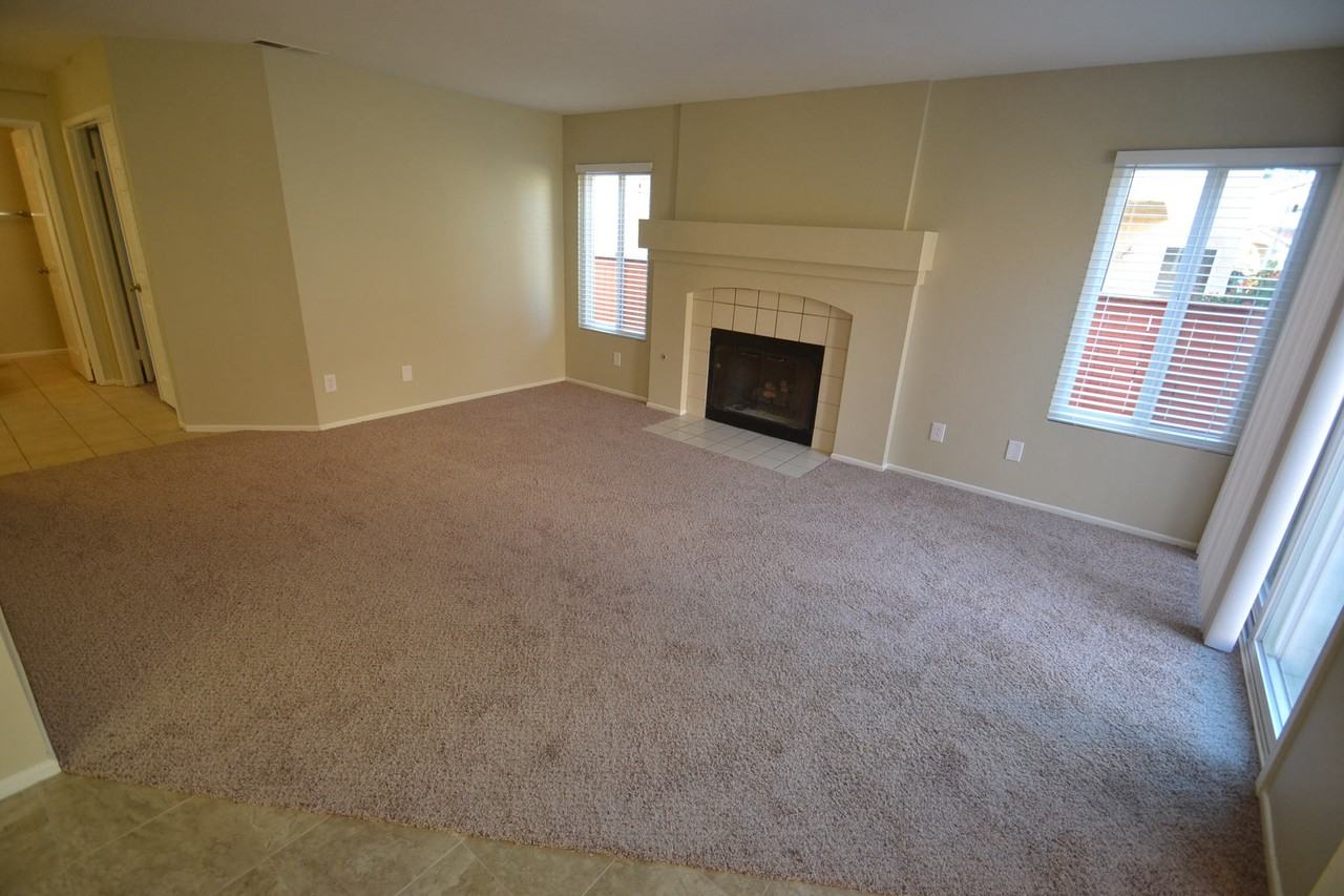 34908 Hollyoak Way - Photo 3 of 6