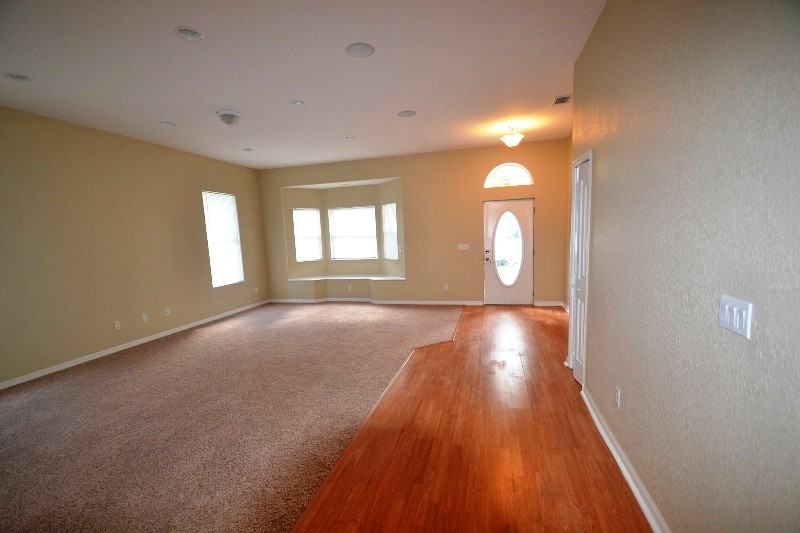429 Wheatfield Pl - Photo 3 of 8