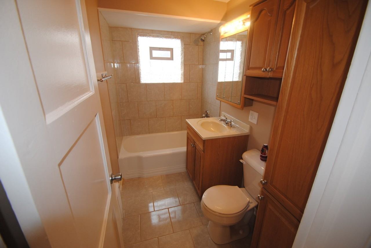 9927 Montana Ave - Photo 3 of 8