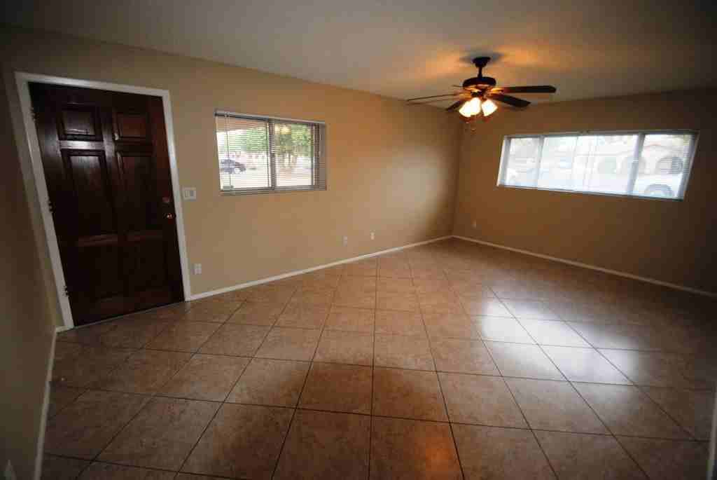 3101 W Greenway Rd - Photo 3 of 12