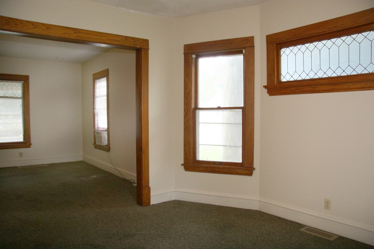 3019 Colfax Ave N - Photo 2 of 10