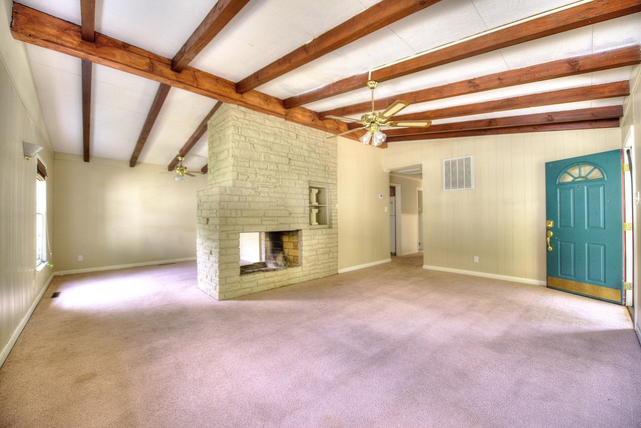 3941 Weyburn Dr - Photo 3 of 17