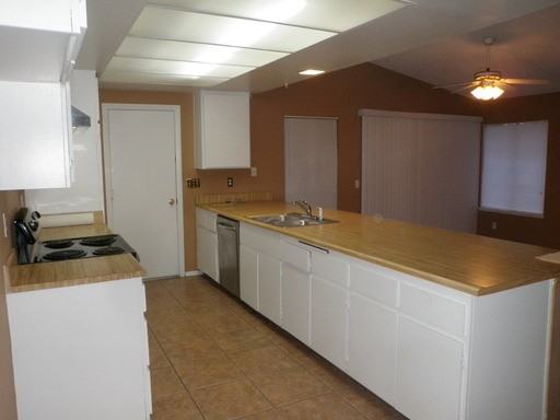 4546 Prairie View Dr - Photo 3 of 21