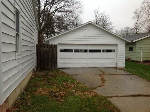 353 S Nappanee St - Photo 2 of 10