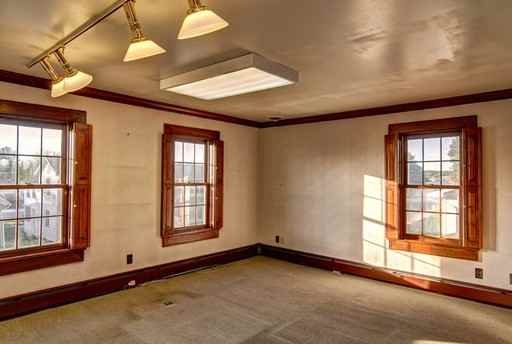 721 N Market St - Photo 2 of 12