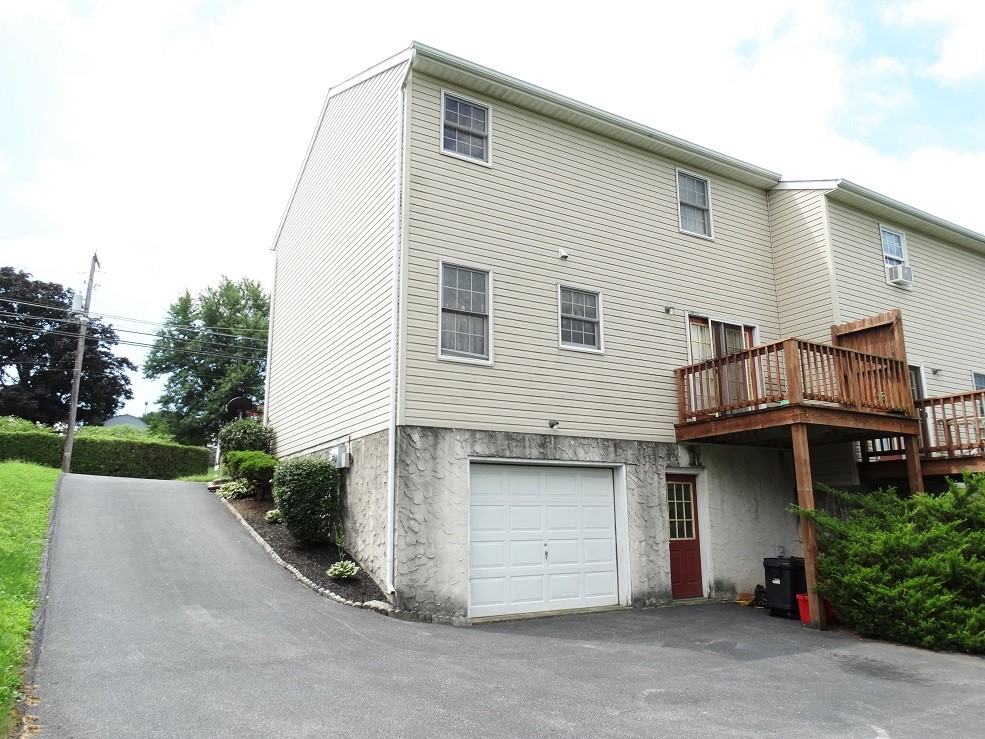 639 Fulton St - Photo 2 of 3