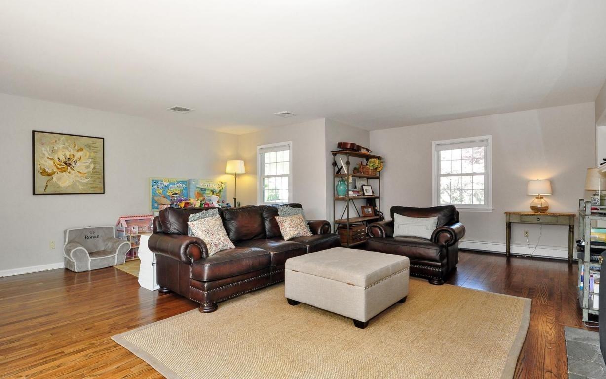 4 Hampton Rd - Photo 2 of 19