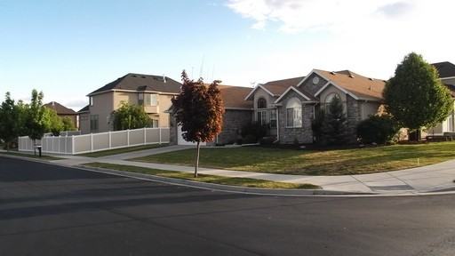 11202 Alpine Creek Way - Photo 3 of 12