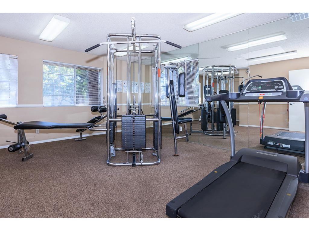 Forest Glen Tennis Club - Photo 2 of 9