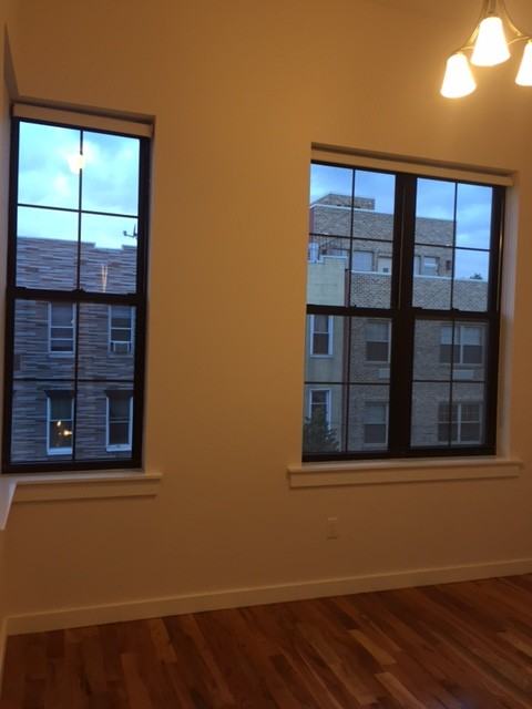 290 Stockholm Street #1RE