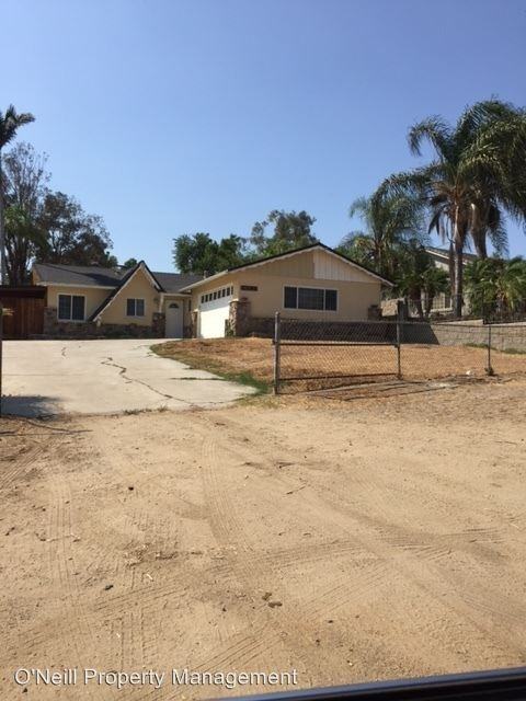 2594 Reservoir Dr - Photo 3 of 18