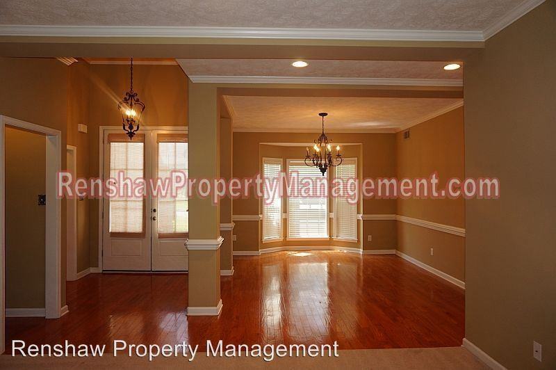 9076 Stonedale Dr - Photo 2 of 15