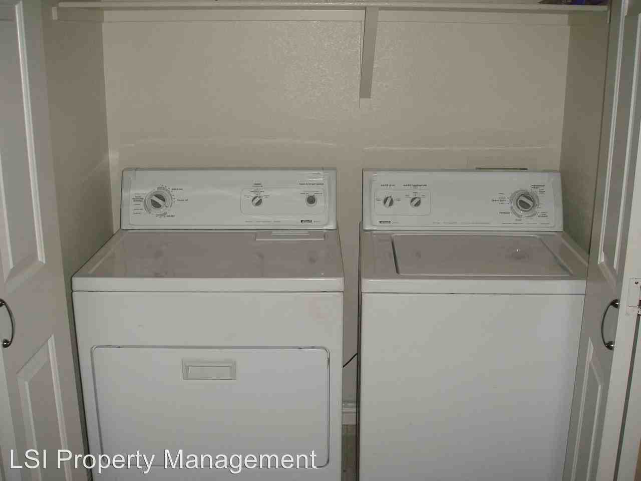 9475 S Soloshine St - Photo 3 of 11
