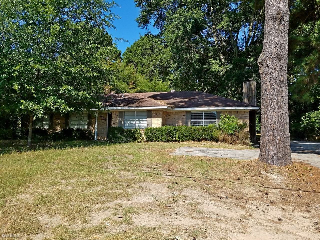 1011 SW Stallings Dr - Photo 2 of 2