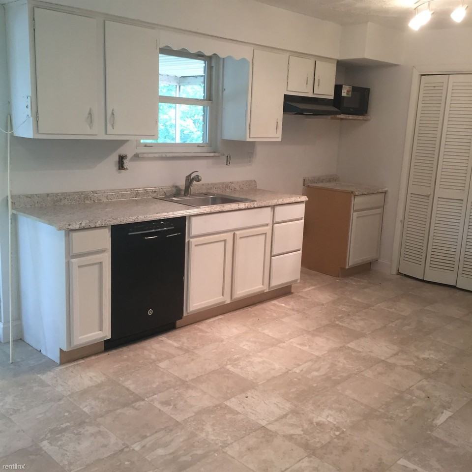 412 Kentucky Ave - Photo 3 of 10