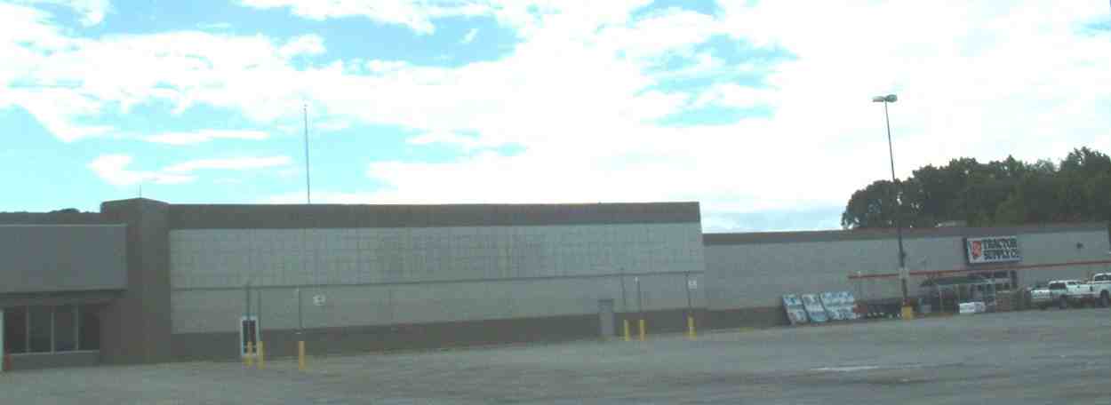 1556 Main St E - Photo 2 of 20