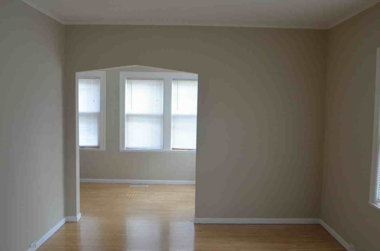 5553 Fremont Ave S - Photo 3 of 8