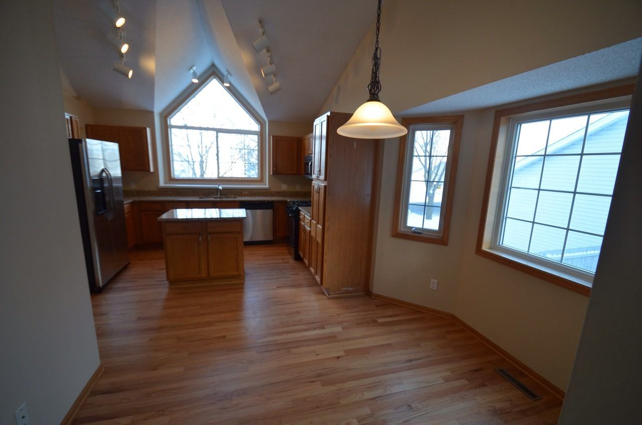 18931 Embers Ave - Photo 3 of 12