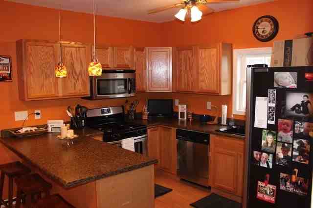 223 S Oak St - Photo 3 of 9