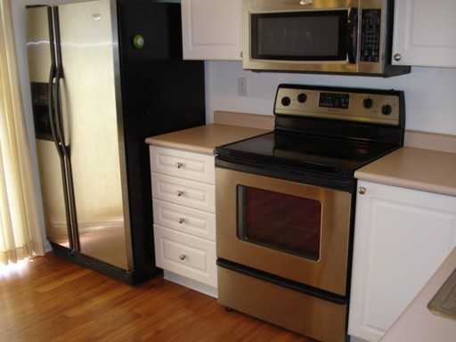 7195 Colonial Affair Dr - Photo 2 of 25