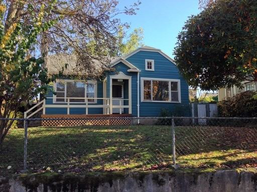 2546 NE 32nd Ave - Photo 2 of 18