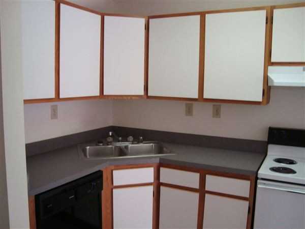 803 E Chestnut St - Photo 3 of 7