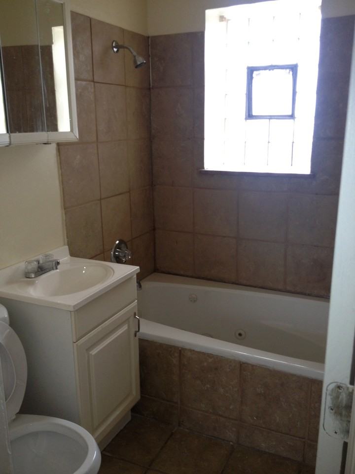 10518 South Corliss Avenue #HSE - Photo 2 of 7