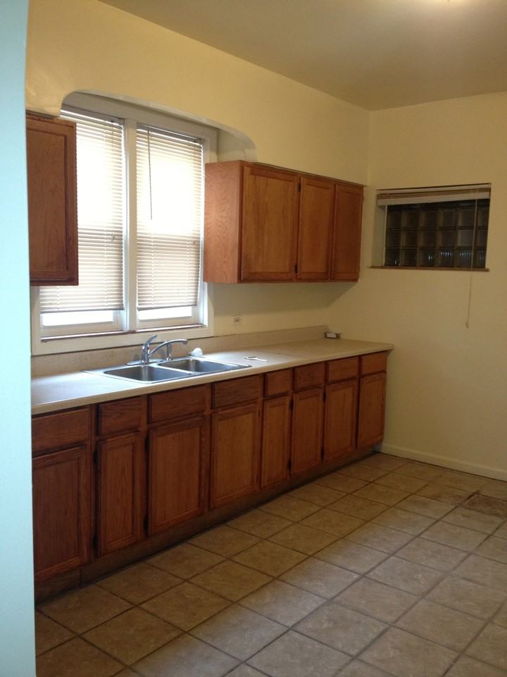 10518 South Corliss Avenue #HSE - Photo 3 of 7