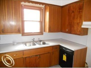 14541 Greenview Rd - Photo 2 of 9