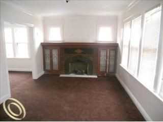 14541 Greenview Rd - Photo 3 of 9