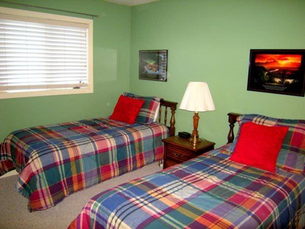 Knolls Condos - Photo 2 of 9