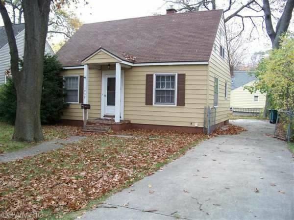 1458 Montague Ave - Photo 3 of 4