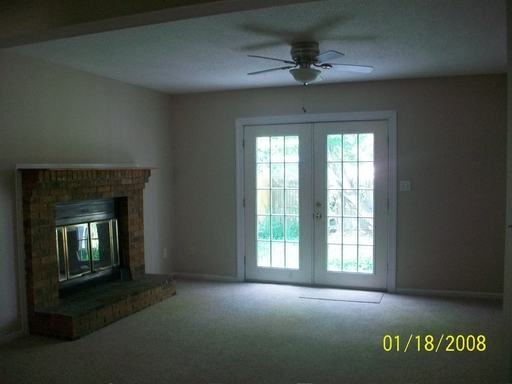 212 Bracken Ct - Photo 2 of 7