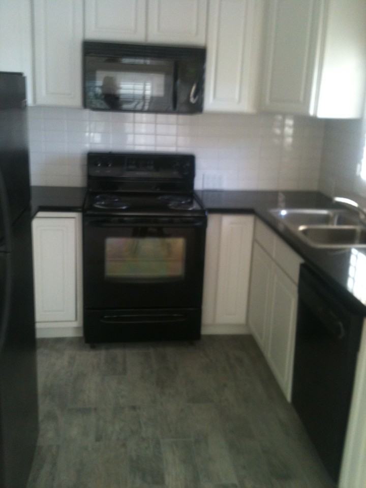 462 Cliff Drive - Photo 3 of 14