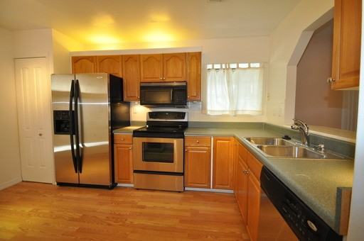 118 Crown Point Cir - Photo 2 of 19