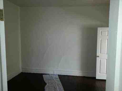 1126 Ferry St - Photo 3 of 5